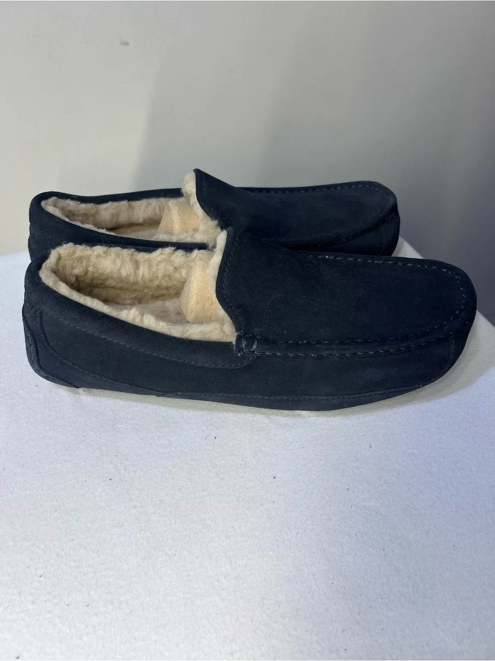 UGG MENS ASCOT BLUE Suede Slippers, size 11, new no box